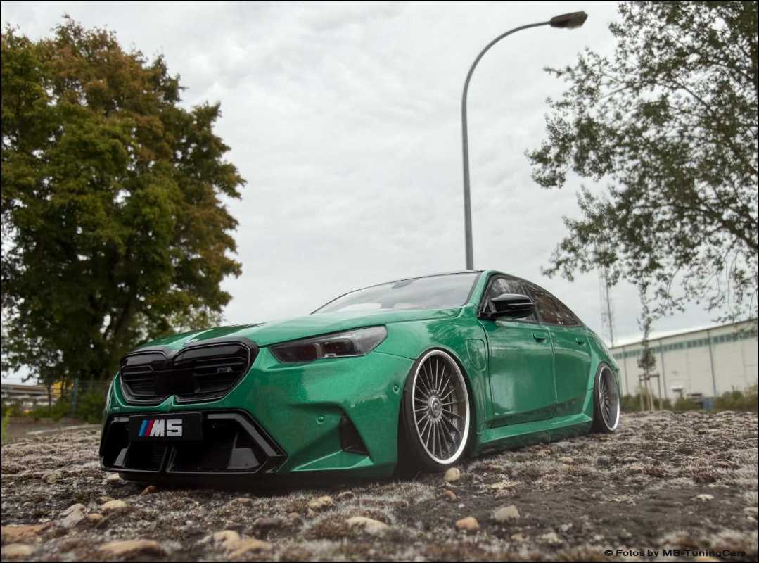 1:18 BMW M5 (G90) Isle of Man Grün Metalli Alpina Alufelgen + OVP